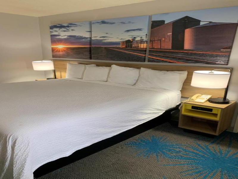 Days Inn by Wyndham Custer image