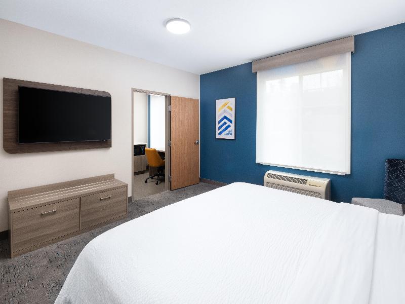 SUITE Accessible KING SIZE BED — photo 4