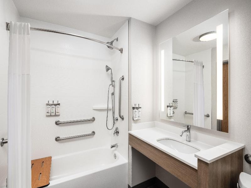 DOUBLE Accessible-Two Queen Beds