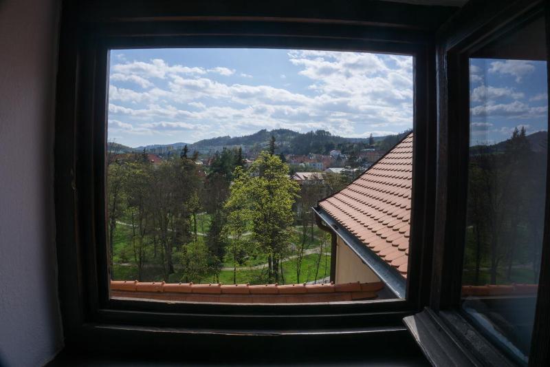 Garni Mysí Díra image