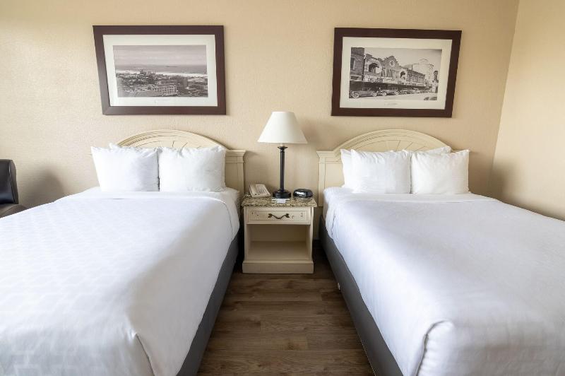 Emerald Beach Hotel Corpus Christi DO NOT USE — photo 60