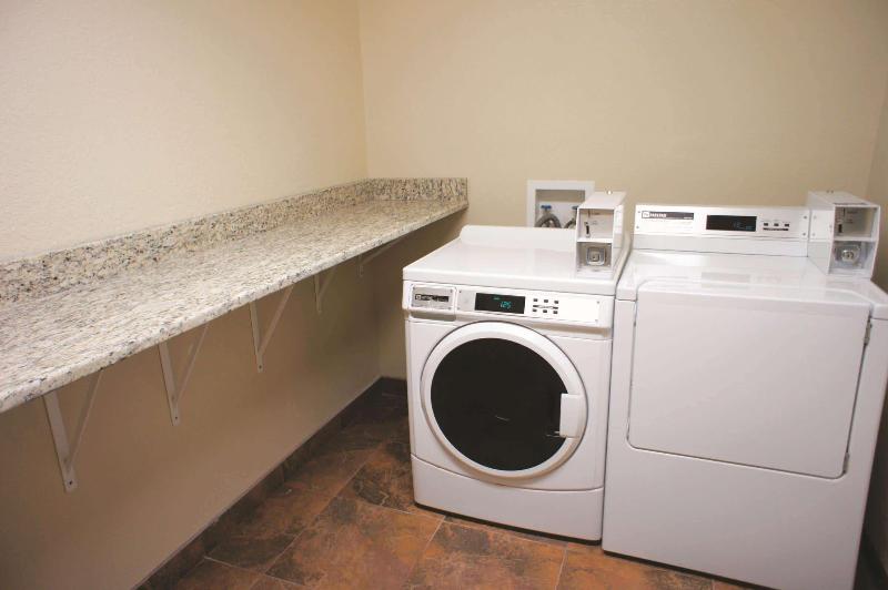 La Quinta Inn & Suites Castle Rock — photo 3