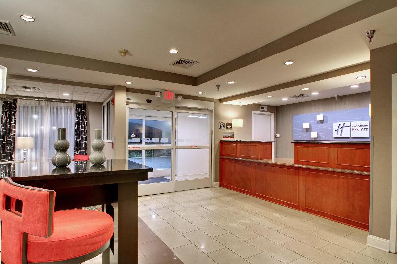 Holiday Inn Express Hurricane Mills (Waverly) image