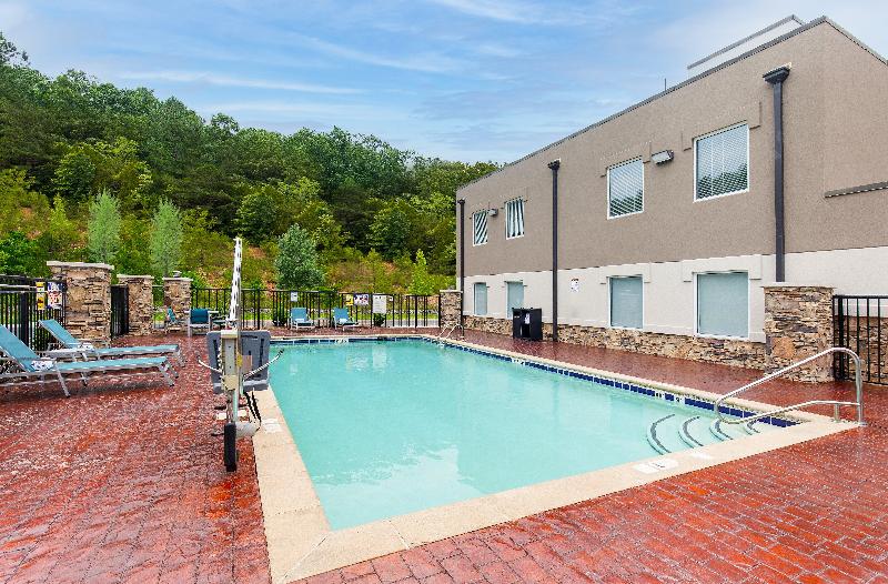 Holiday Inn Express Hurricane Mills (Waverly) image
