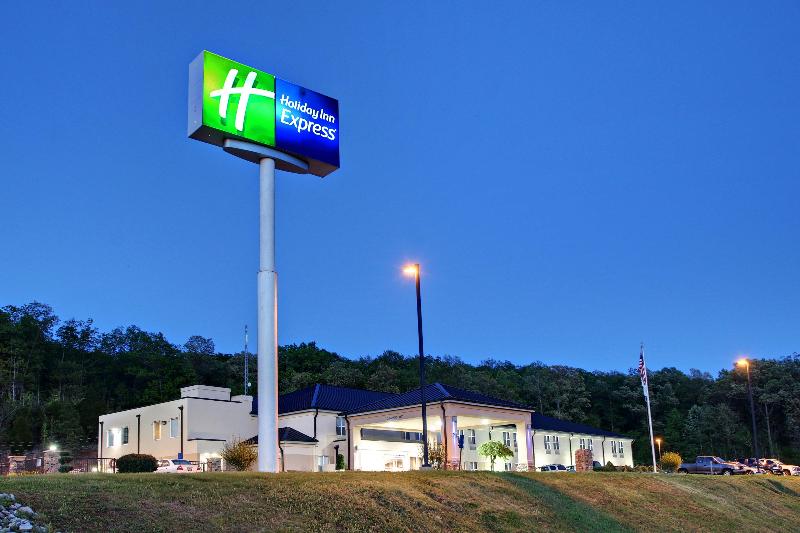 Holiday Inn Express Hurricane Mills (Waverly) image