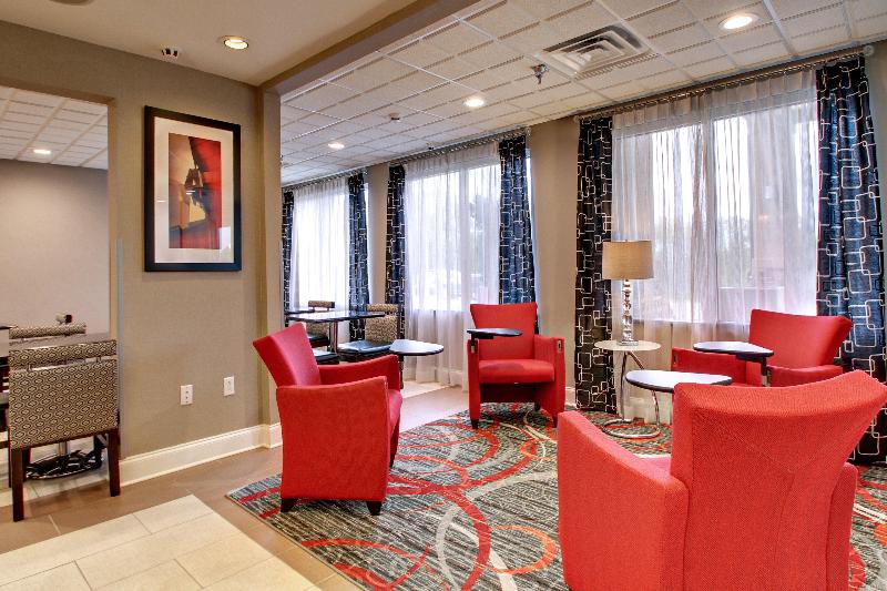 Holiday Inn Express Hurricane Mills (Waverly) image