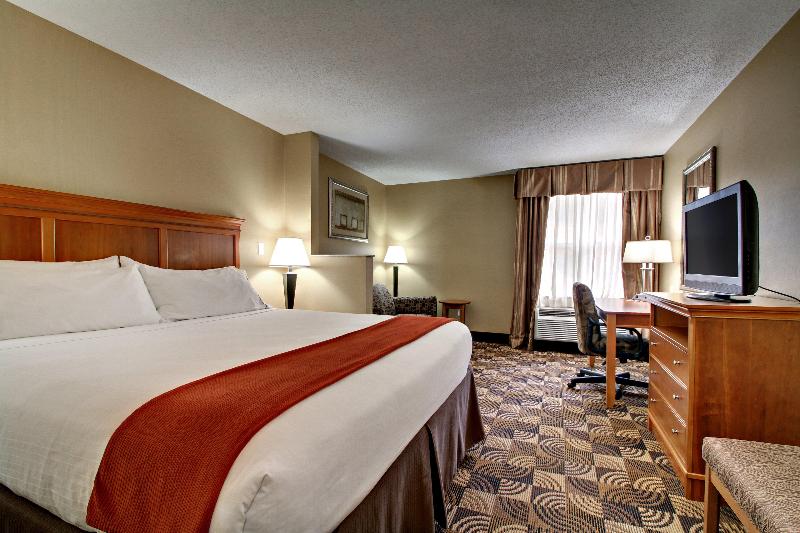 Holiday Inn Express Hurricane Mills (Waverly) image