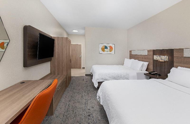 Holiday Inn Express Hurricane Mills (Waverly) image
