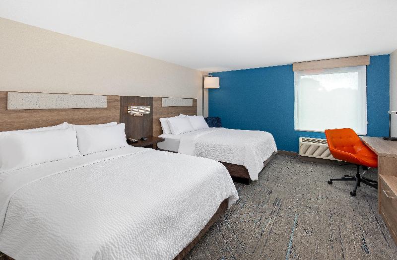 Holiday Inn Express Hurricane Mills (Waverly) image