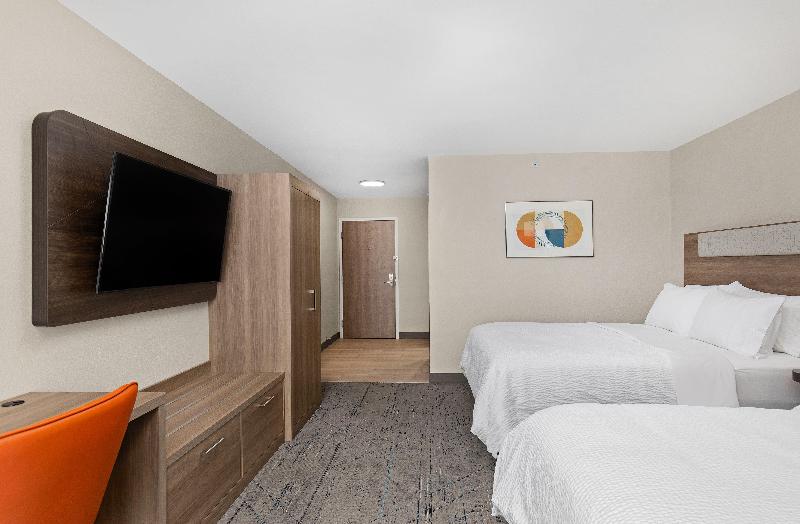 Holiday Inn Express Hurricane Mills (Waverly) image