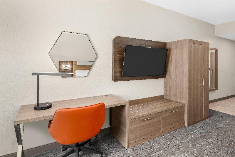 Holiday Inn Express Hurricane Mills (Waverly) image