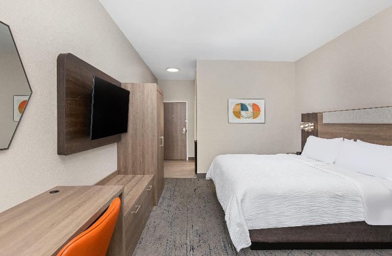 Holiday Inn Express Hurricane Mills (Waverly) image
