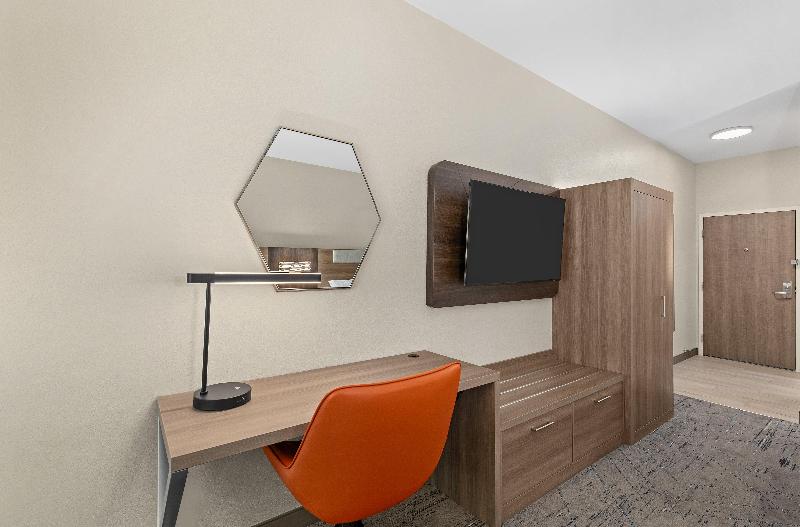 Holiday Inn Express Hurricane Mills (Waverly) image