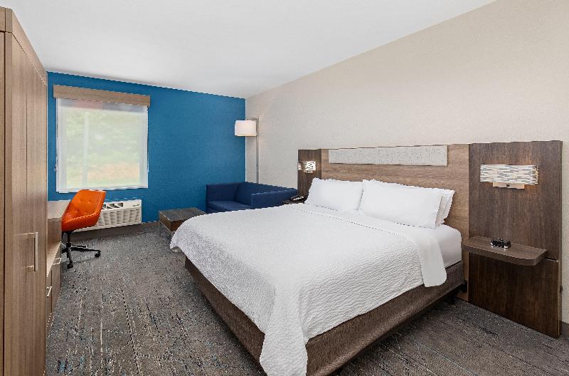 Holiday Inn Express Hurricane Mills (Waverly) image
