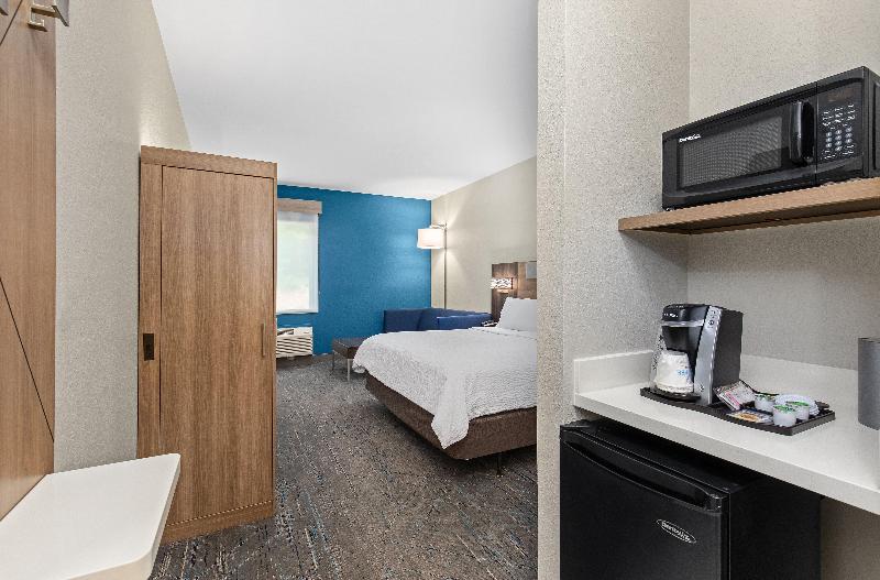 Holiday Inn Express Hurricane Mills (Waverly) image