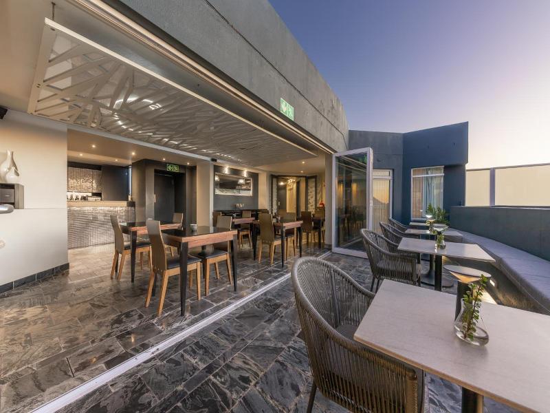 O on Kloof image