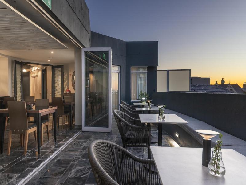 O on Kloof image