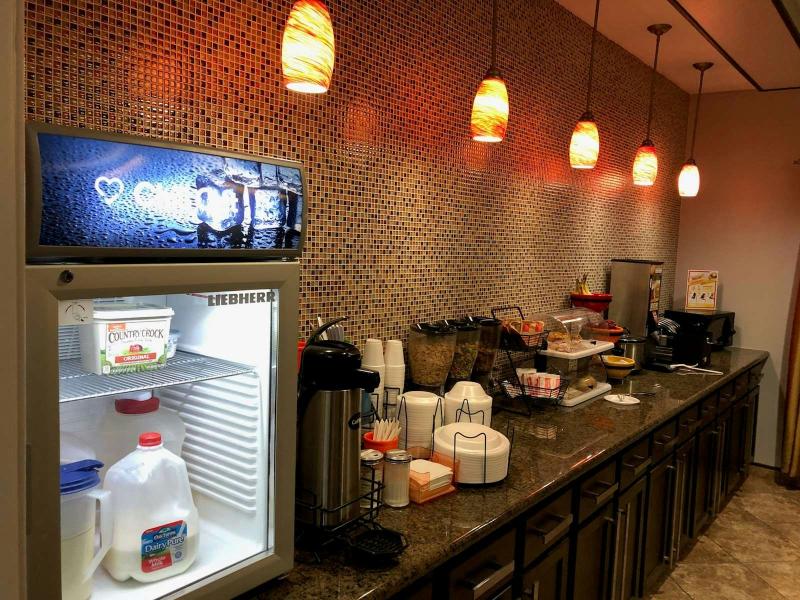 Executive Inn and Suites Joaquin image