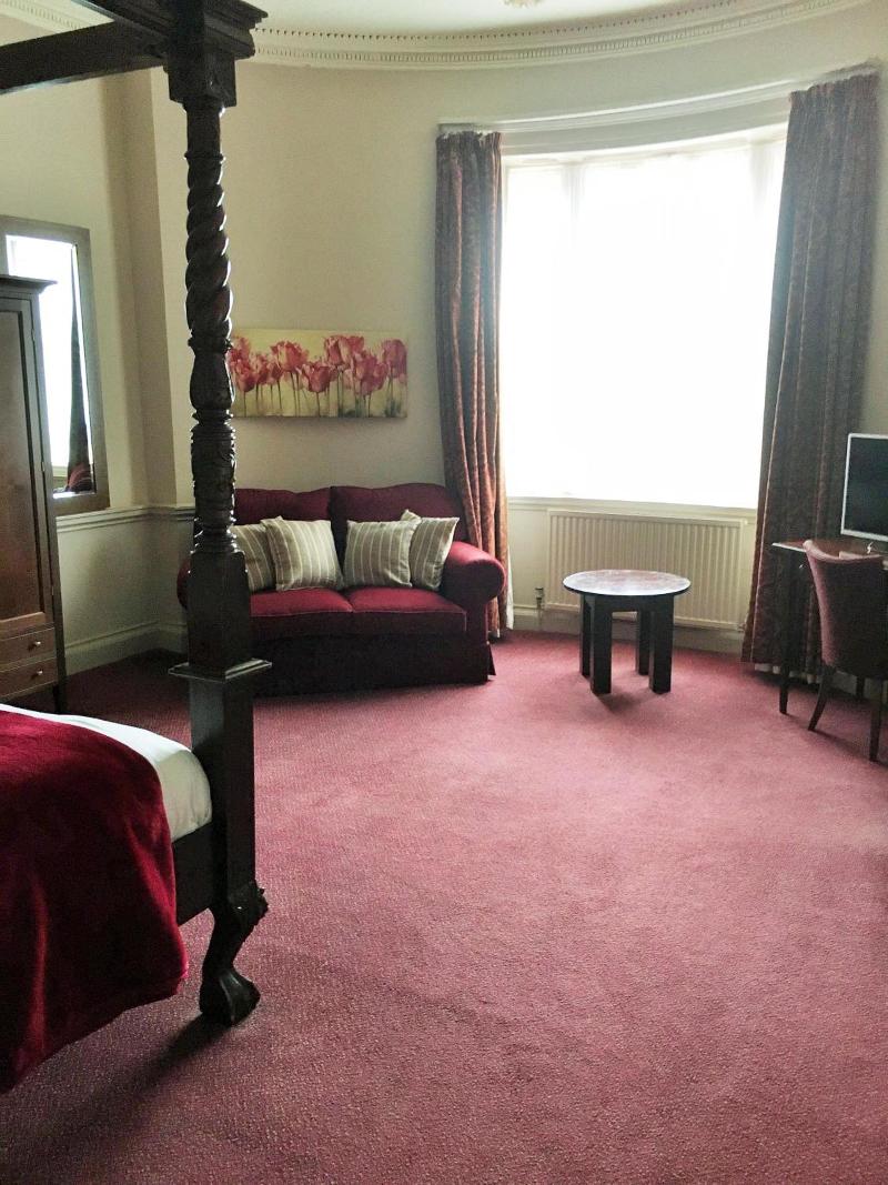 Old Bull Inn image