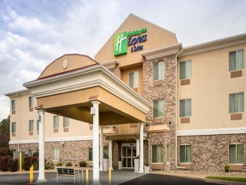 Holiday Inn Express & Suites Clinton By IHG image