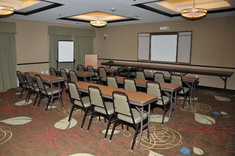 Holiday Inn Express & Suites Clinton By IHG image