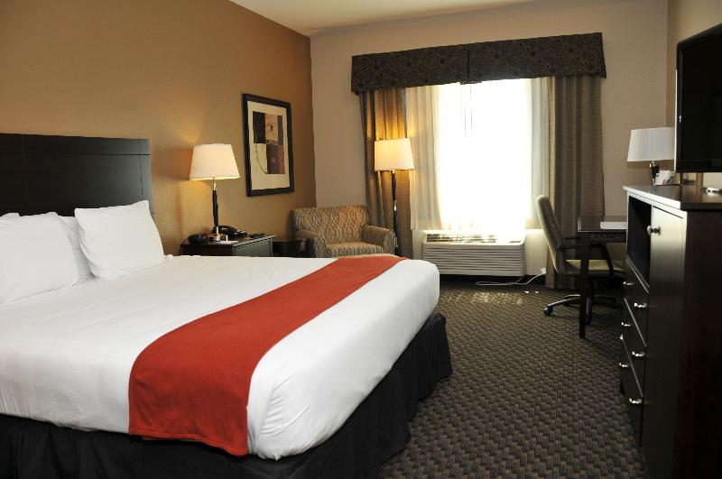 Holiday Inn Express & Suites Clinton By IHG photo 19