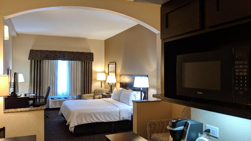 Holiday Inn Express & Suites Clinton By IHG photo 24