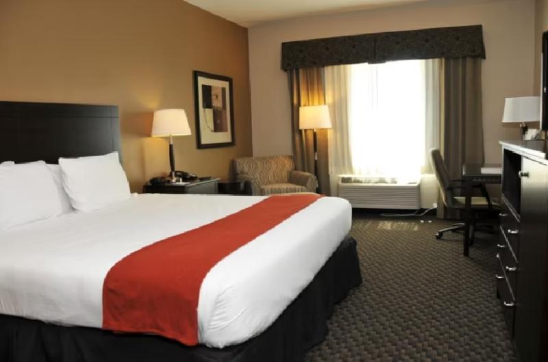Holiday Inn Express & Suites Clinton By IHG photo 18