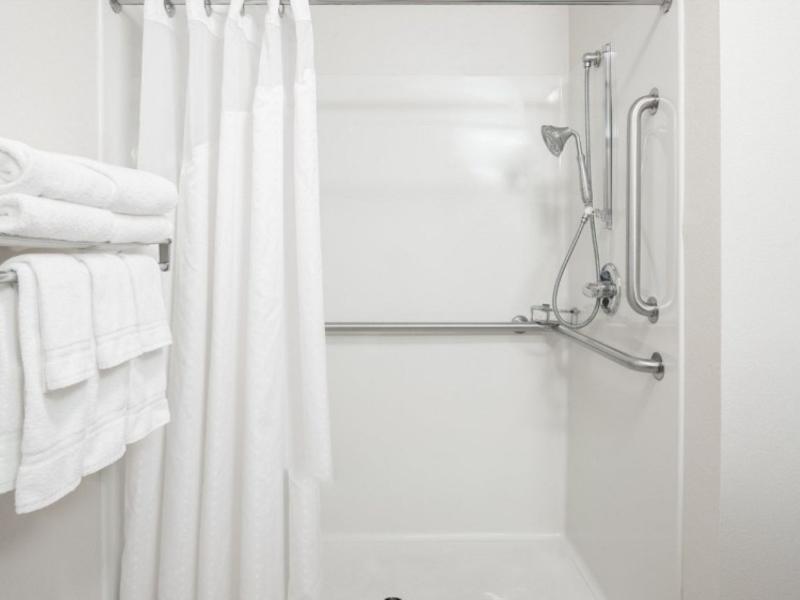 Holiday Inn Express & Suites Clinton By IHG image