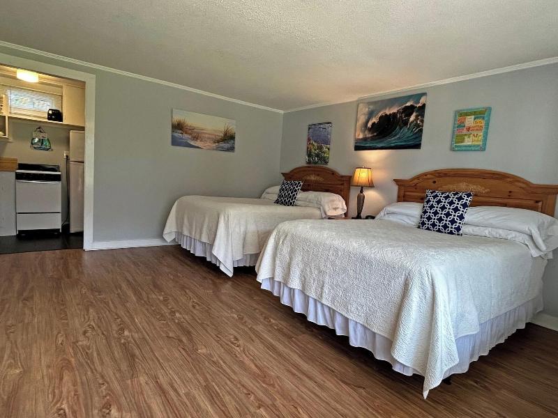 Island Inn image