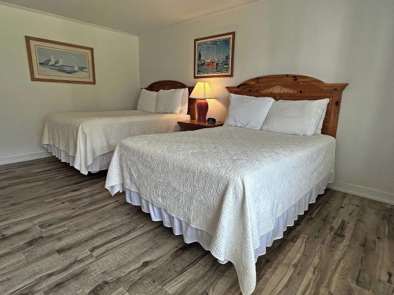 Island Inn image