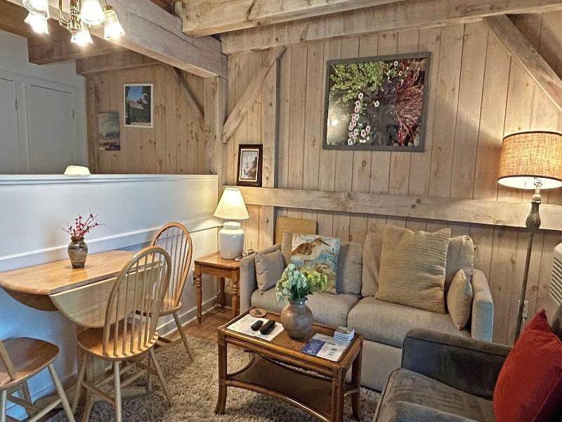Island Inn image