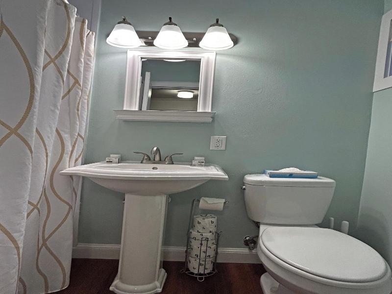 Island Inn image