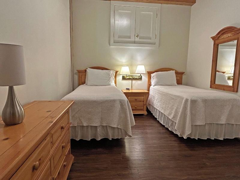 Island Inn image