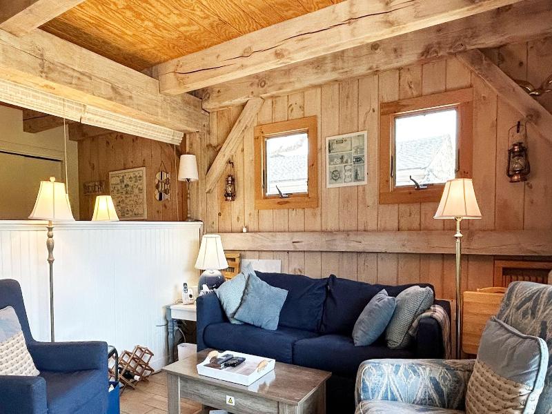 Island Inn image