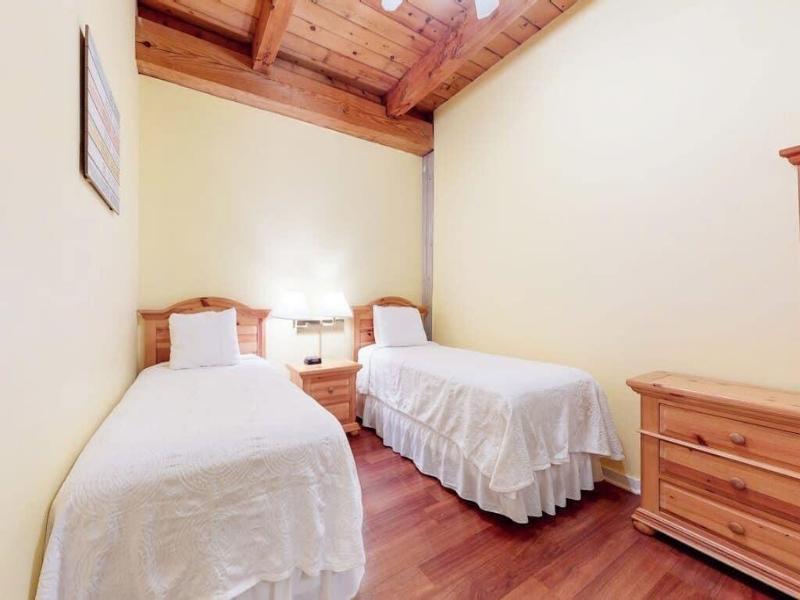 Island Inn image