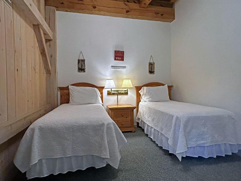 Island Inn image
