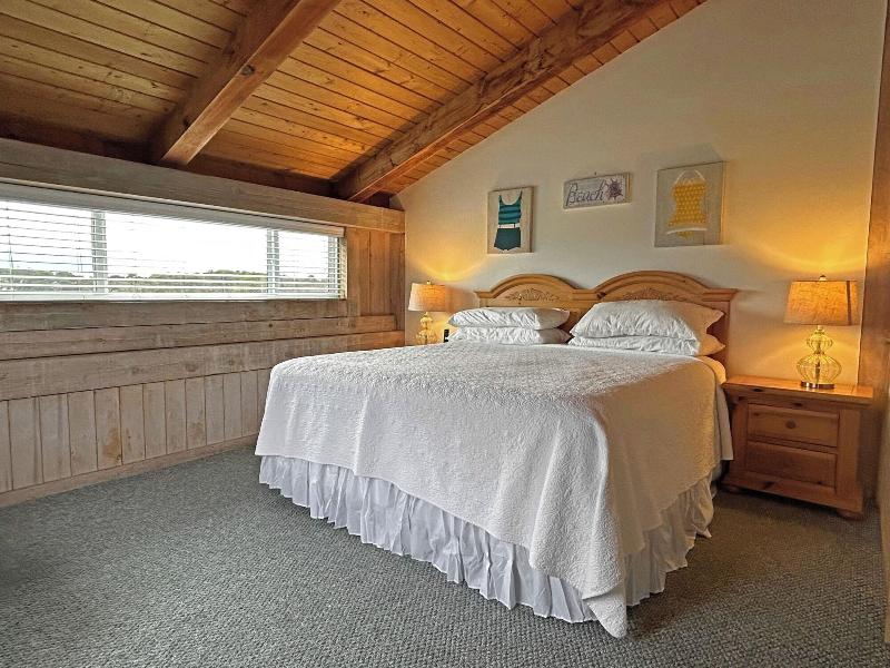 Island Inn image