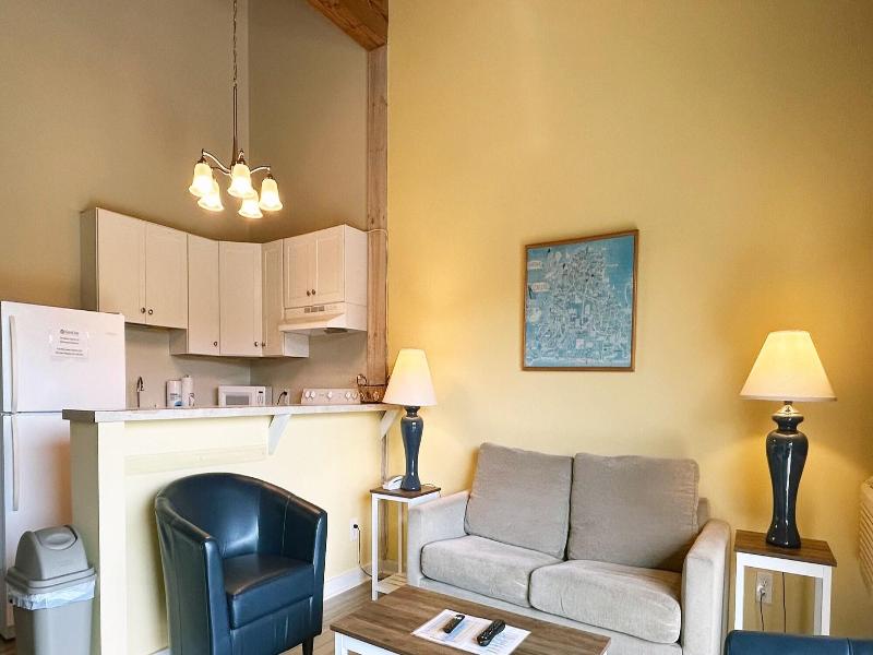 Island Inn image