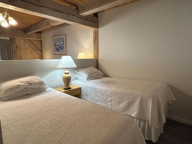 Island Inn image