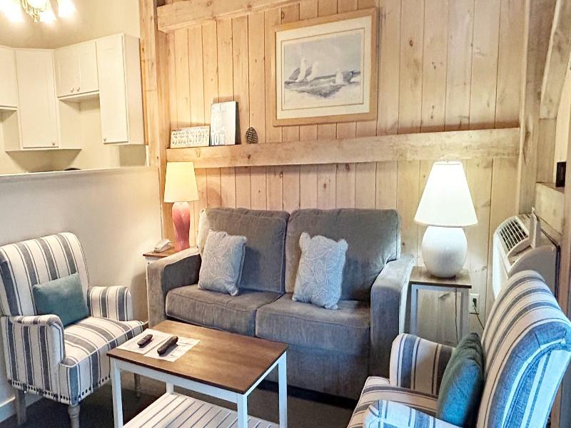 Island Inn image