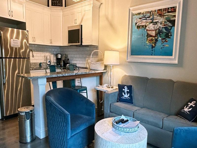 Island Inn image