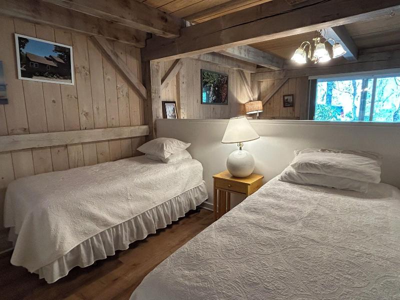 Island Inn image