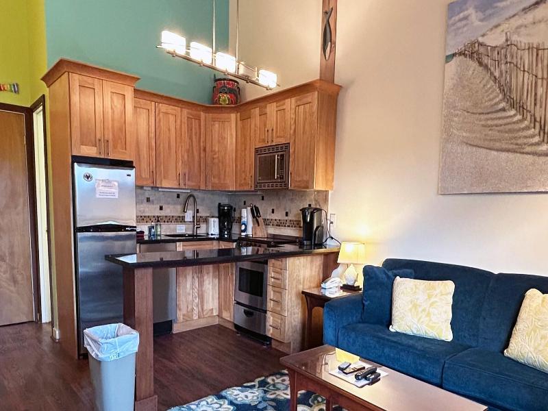 Island Inn image