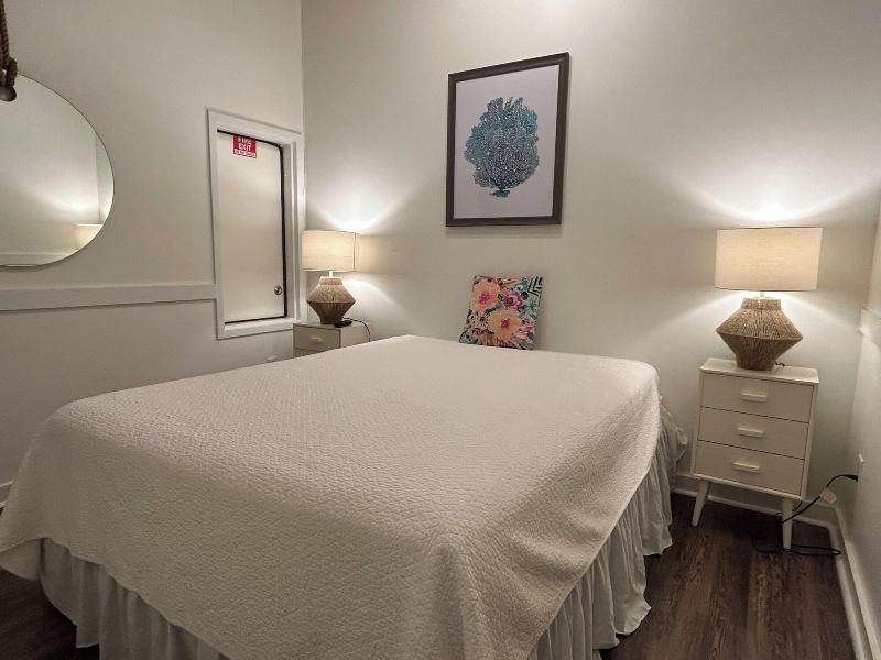 Island Inn image
