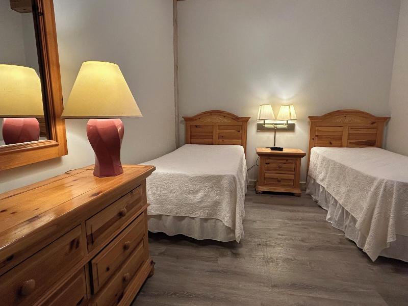 Island Inn image