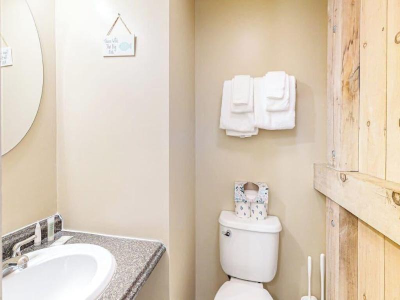 Island Inn image