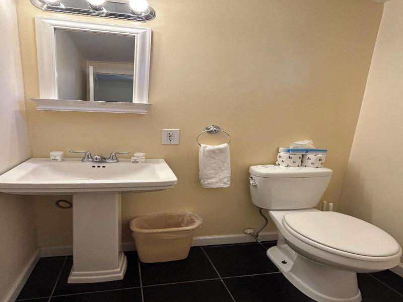 Island Inn image