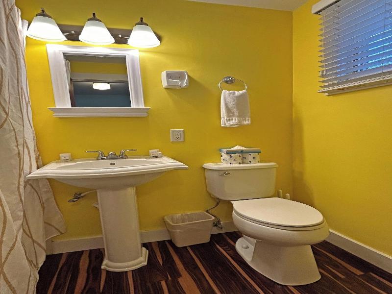 Island Inn image