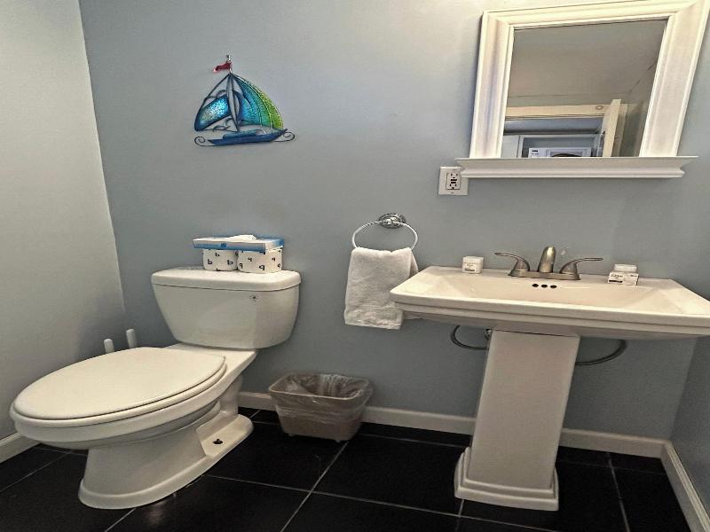 Island Inn image